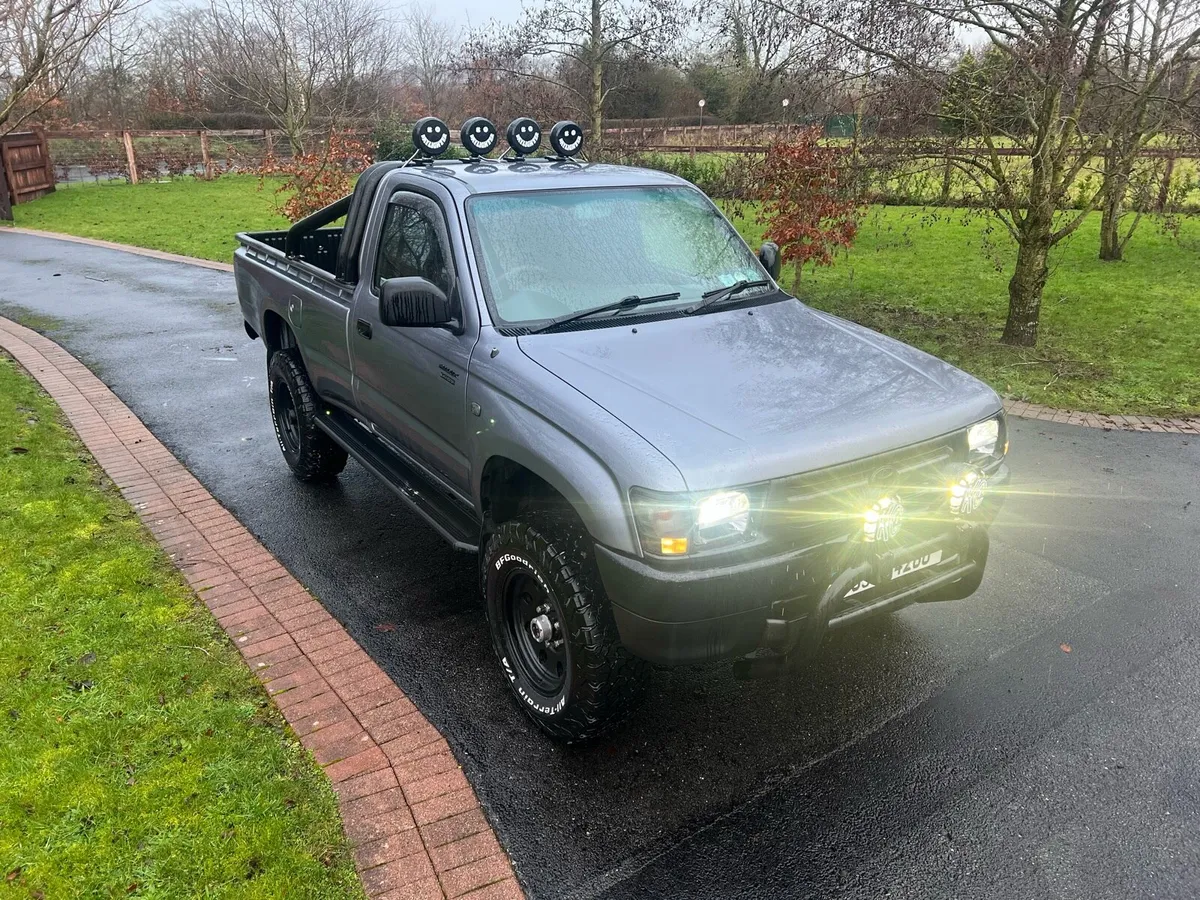 1999 HILUX Single Cab - Image 3