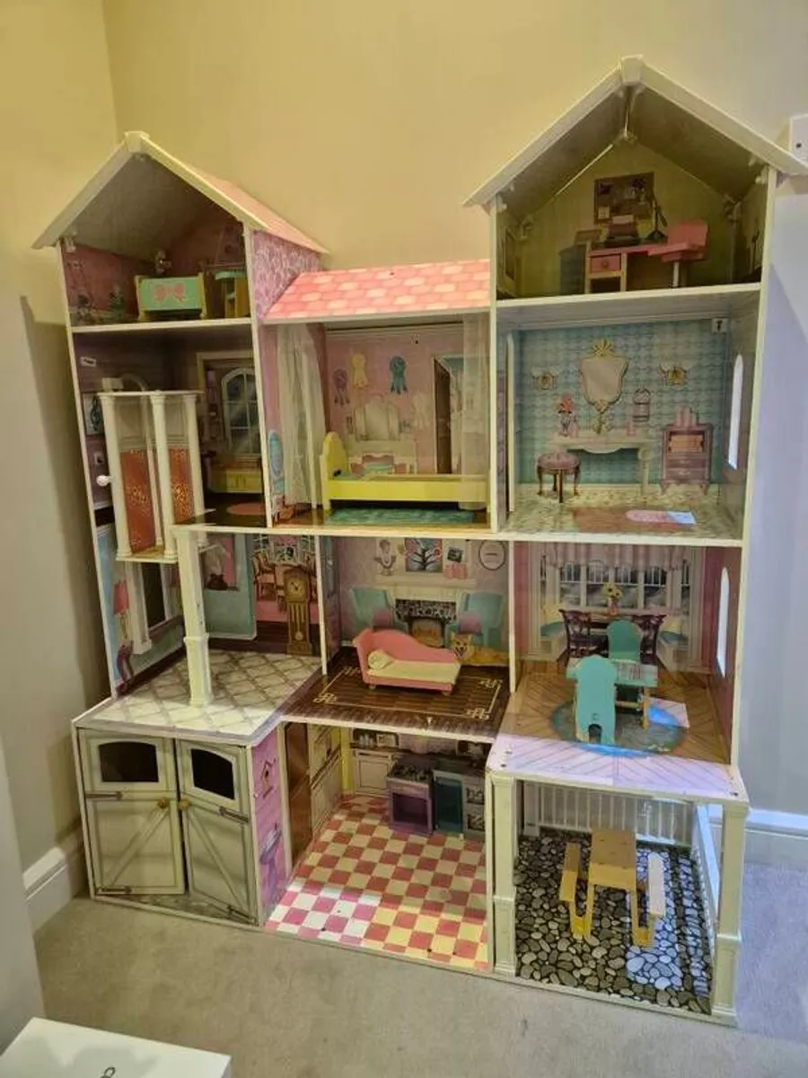 Luxurious doll house - Image 2