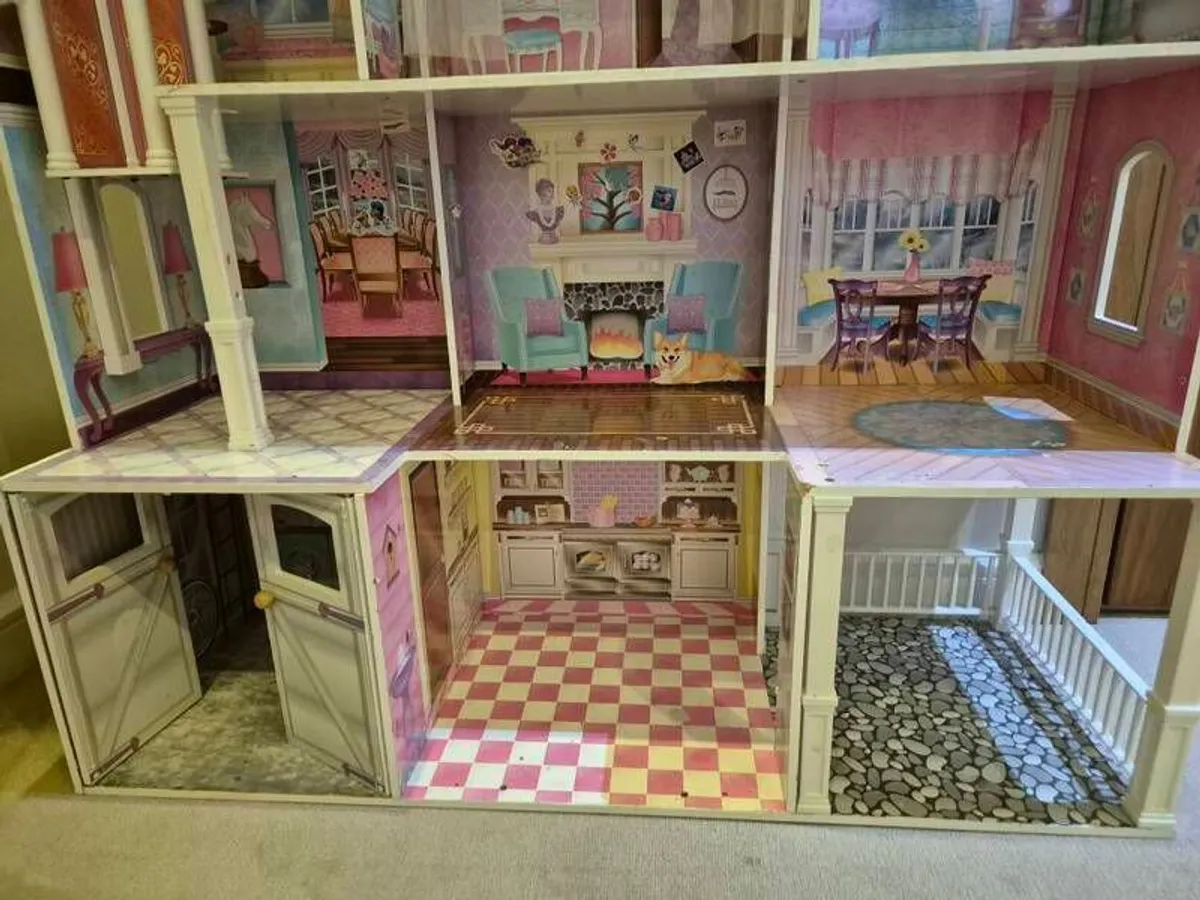 Luxurious doll house - Image 4