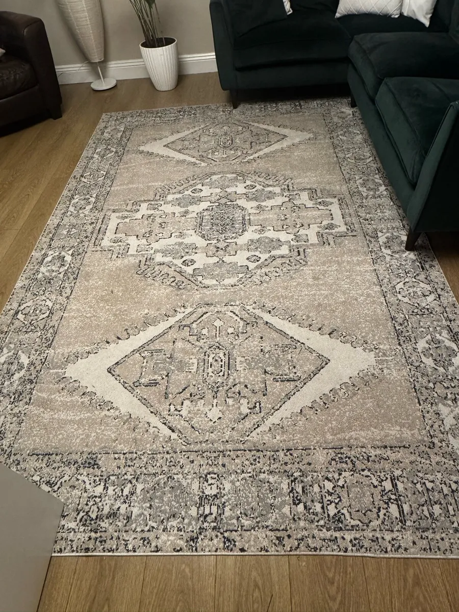 Large Modern Patterned Rug – 288 x 188 cm - Image 3