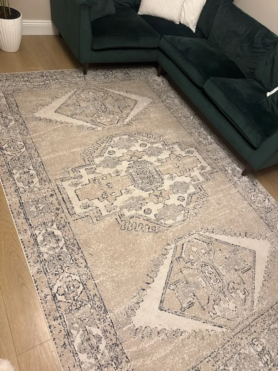 Large Modern Patterned Rug – 288 x 188 cm - Image 1