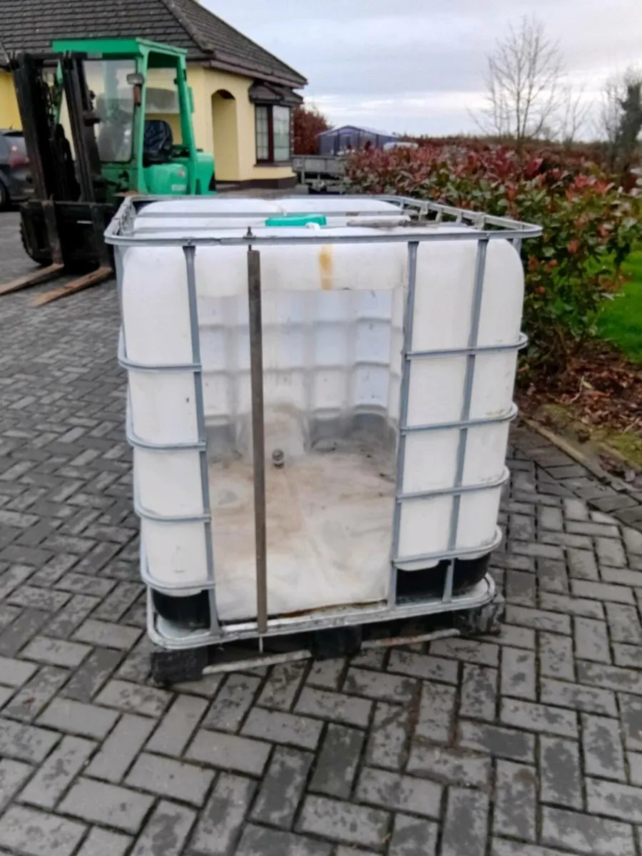 Calf hutch - Image 2