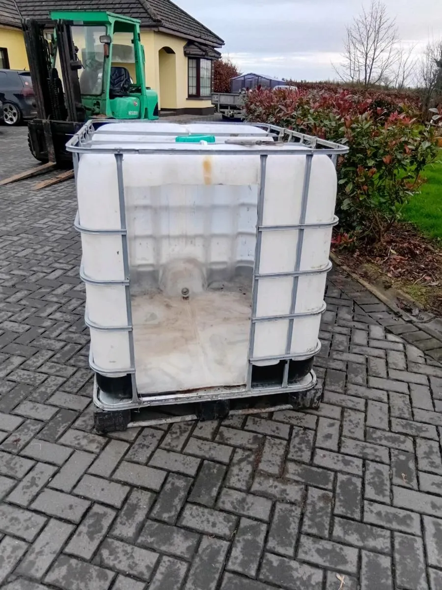 Calf hutch - Image 4