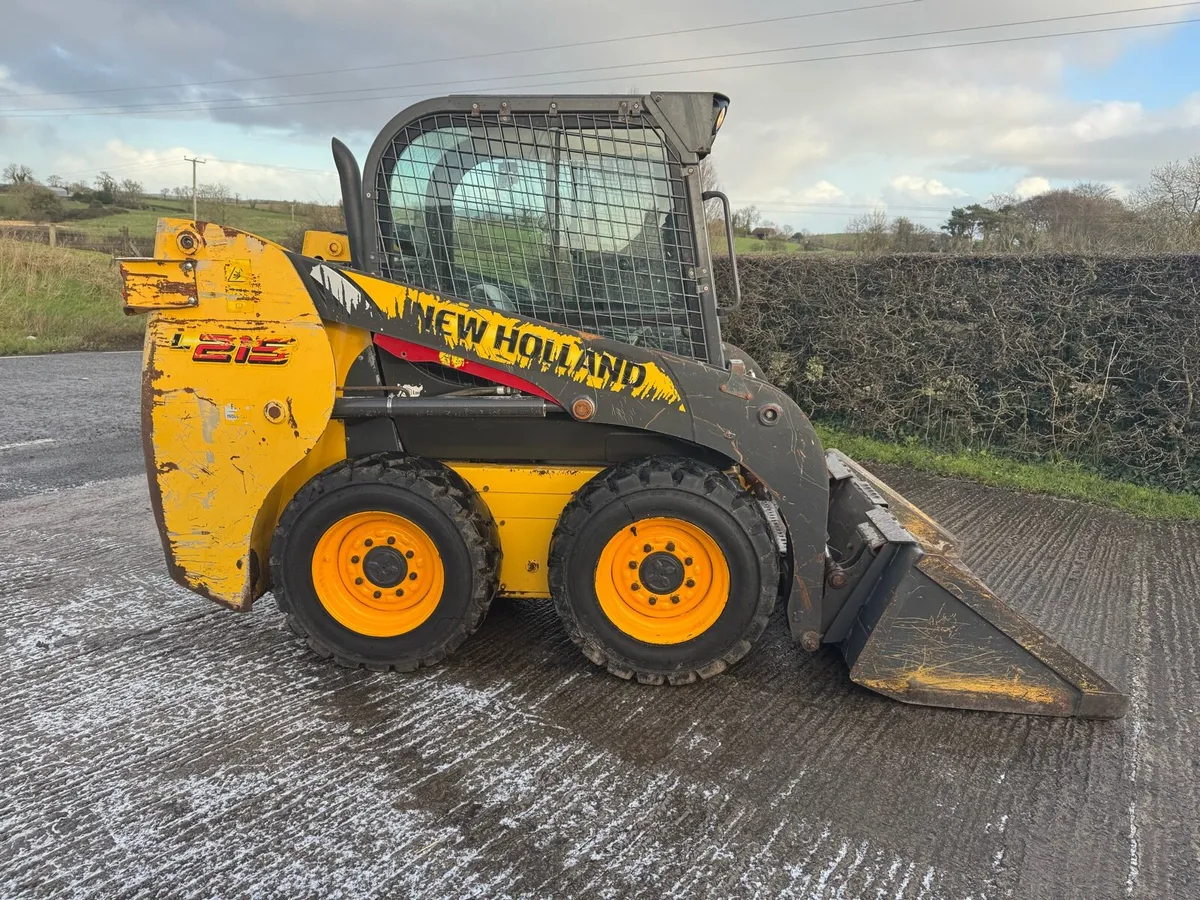 New Holland L215 Skid steer - Image 2