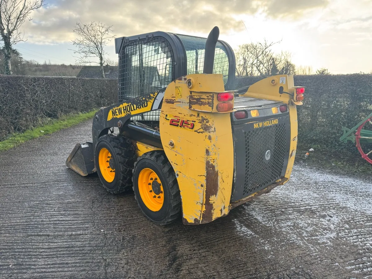 New Holland L215 Skid steer - Image 4
