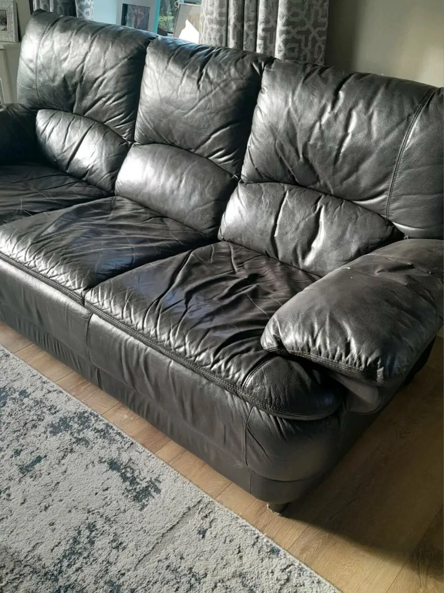 Seater sofa and two recliners - Image 1