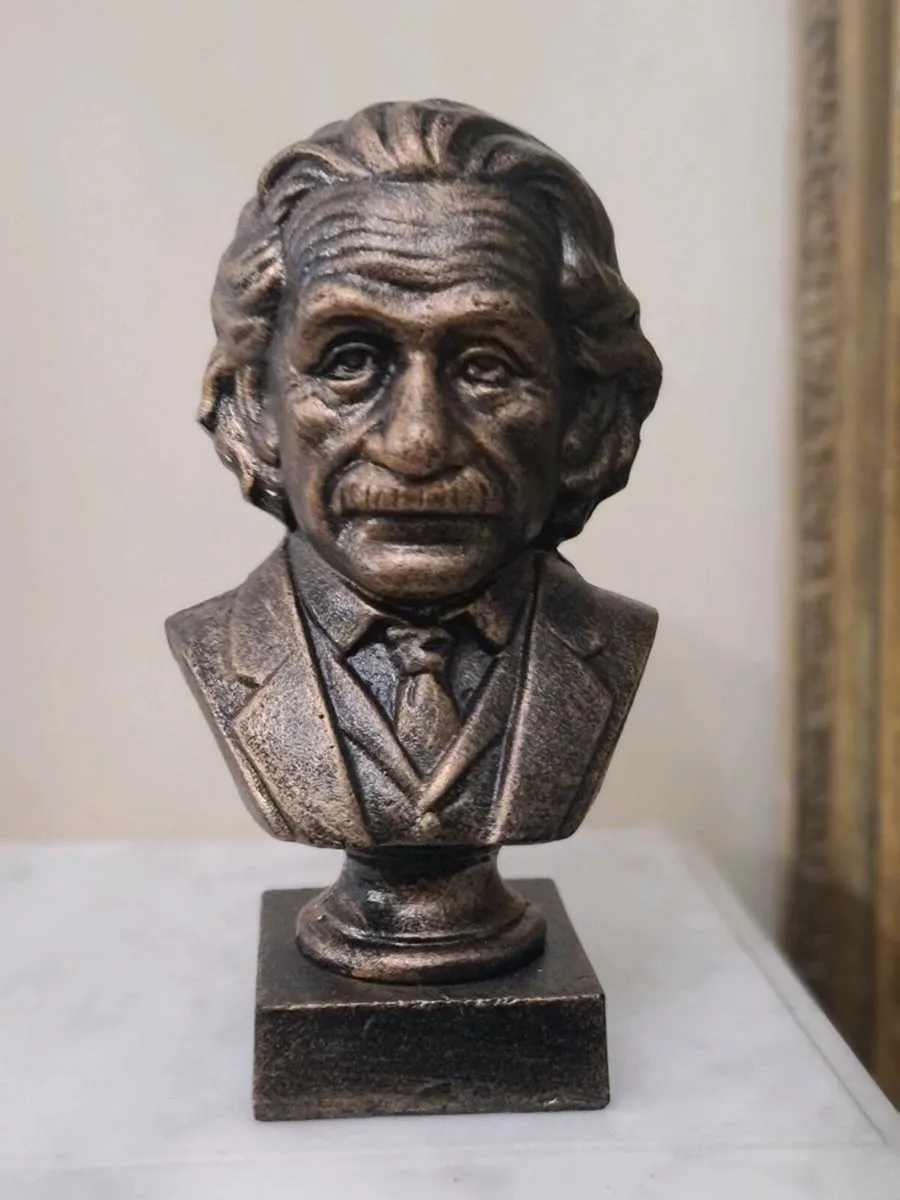 Albert Einstein bust - Image 4