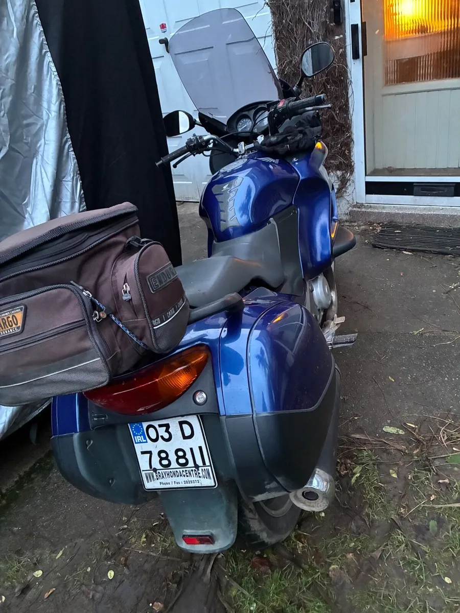 Honda Deauville nt650v 2003 low miles - Image 4