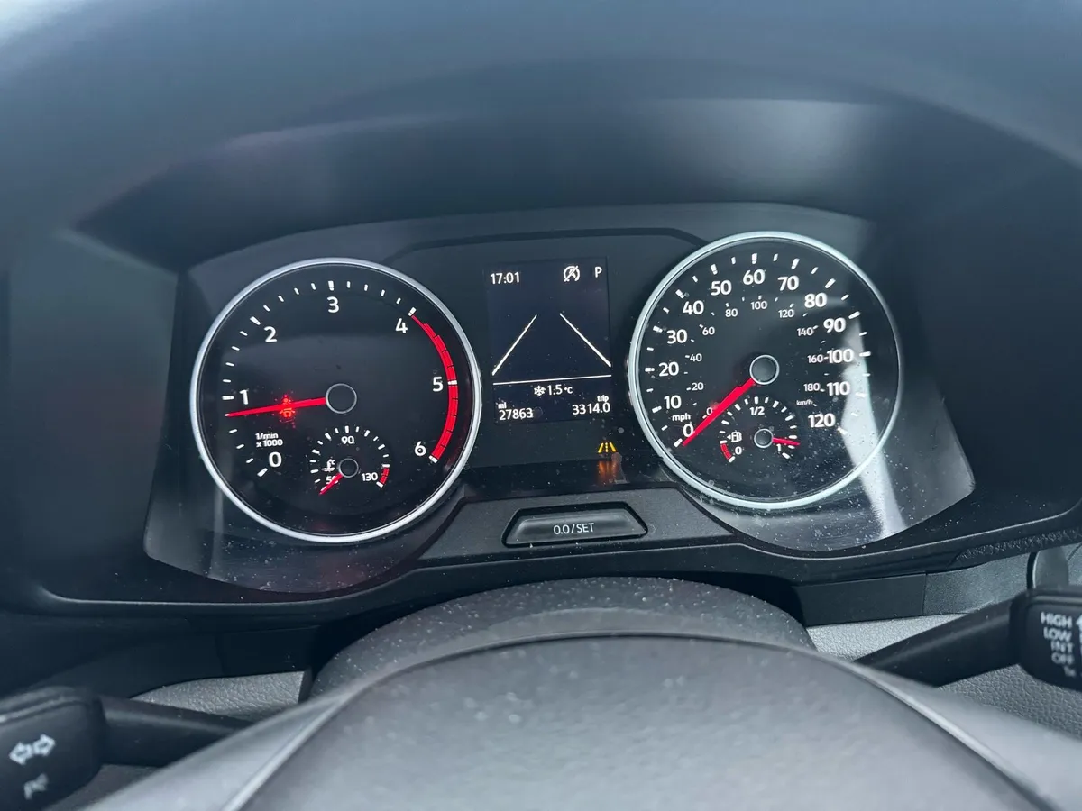 192 Wheel Chair access Mann 15 seater minibus - Image 4