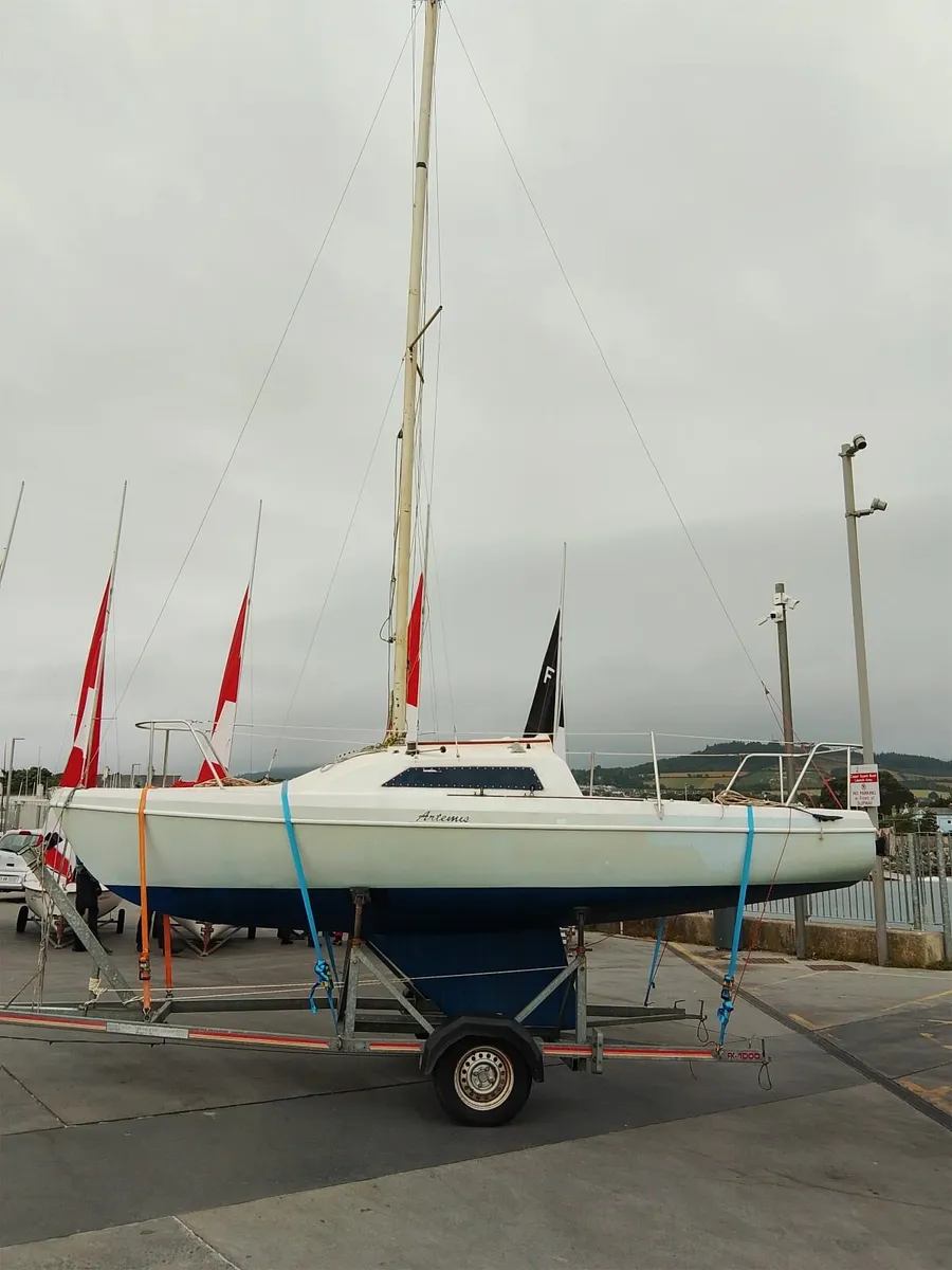 Hunter 19 Europa yacht - Image 1