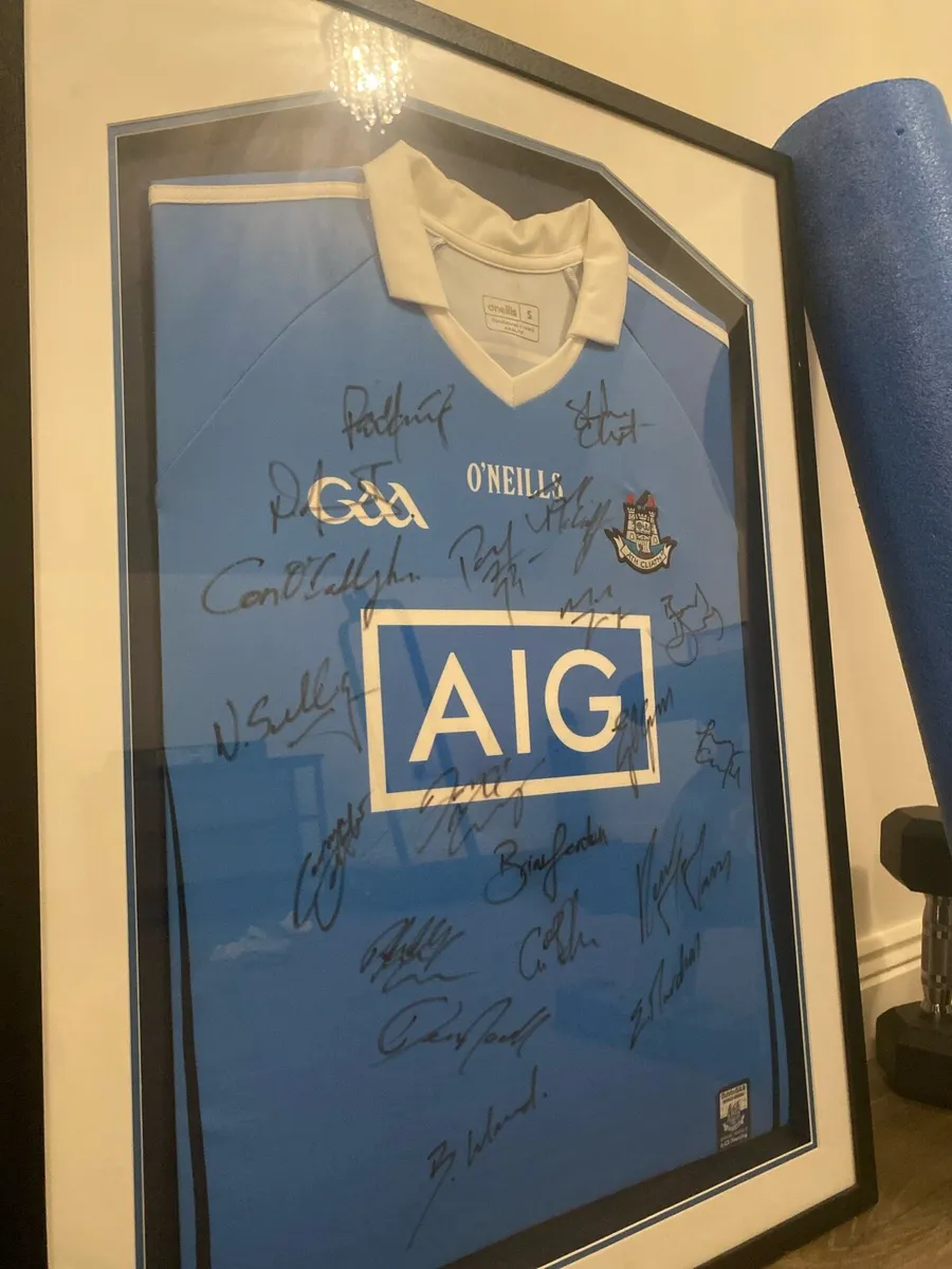 Dublin gaa jersey signed by whole team - Image 1