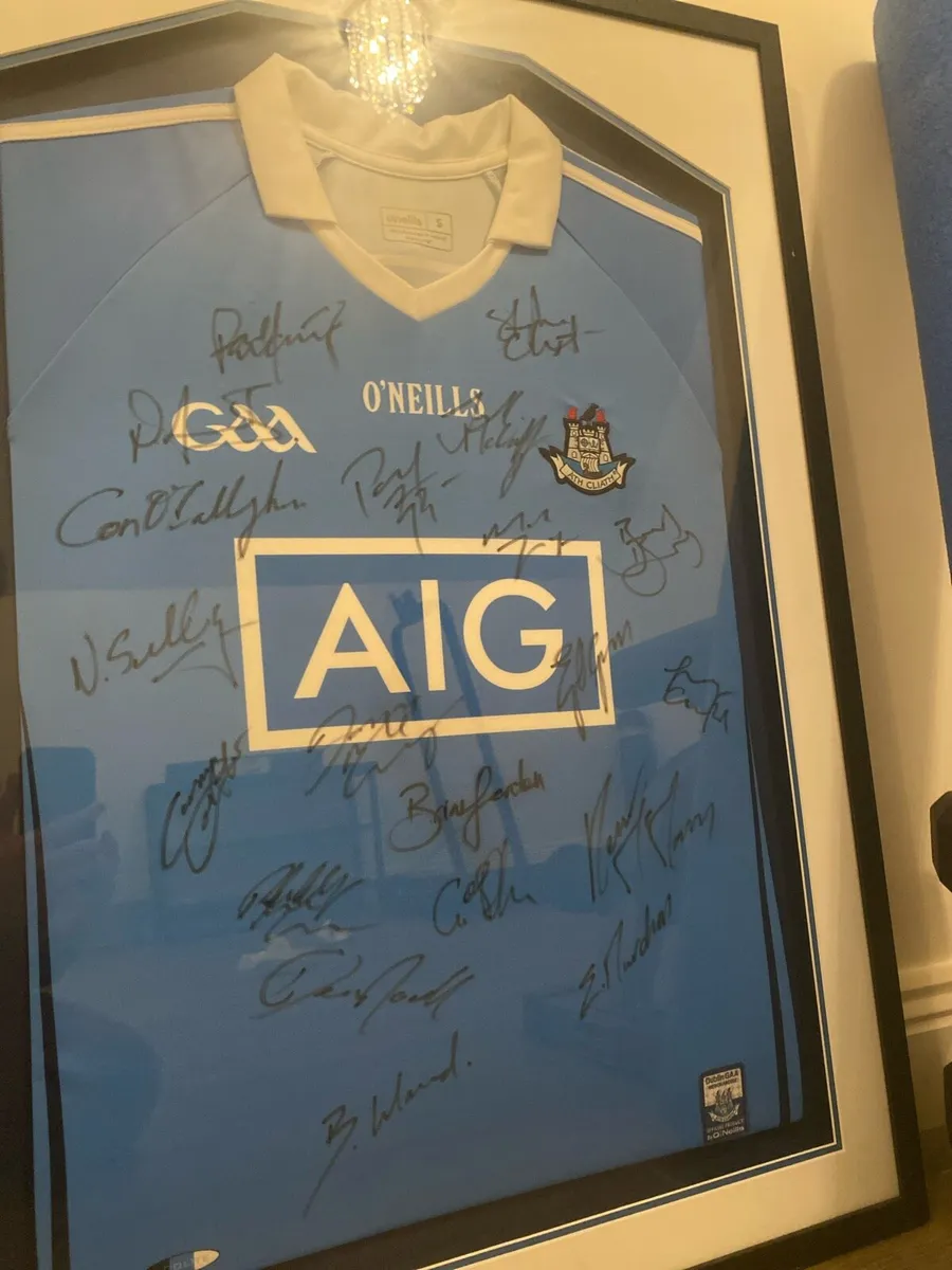Dublin gaa jersey signed by whole team - Image 3