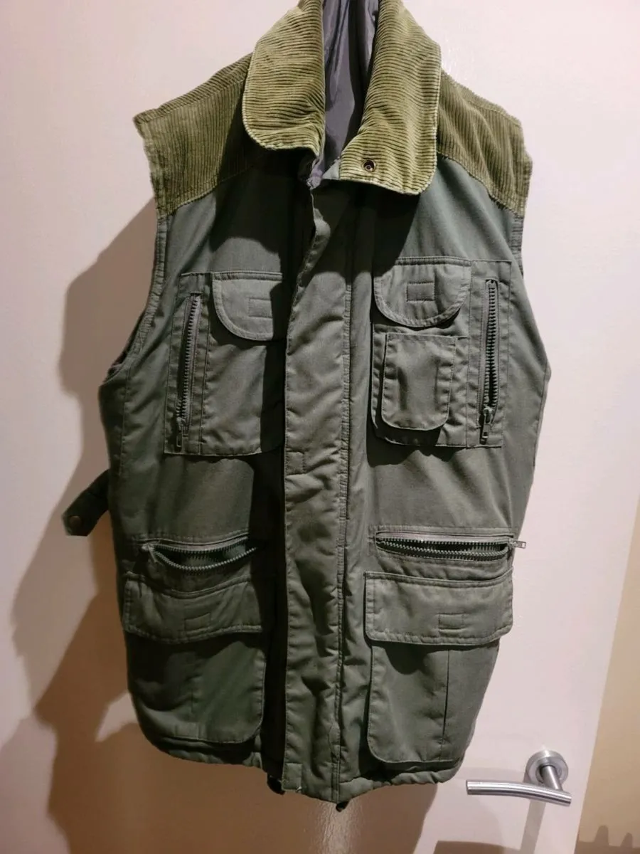 Mens Vest, Size L - Image 1