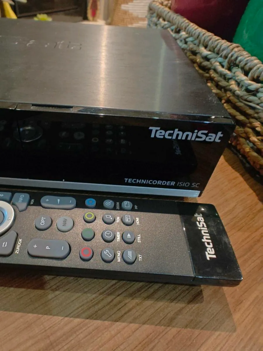 Satellite receiver - Image 1