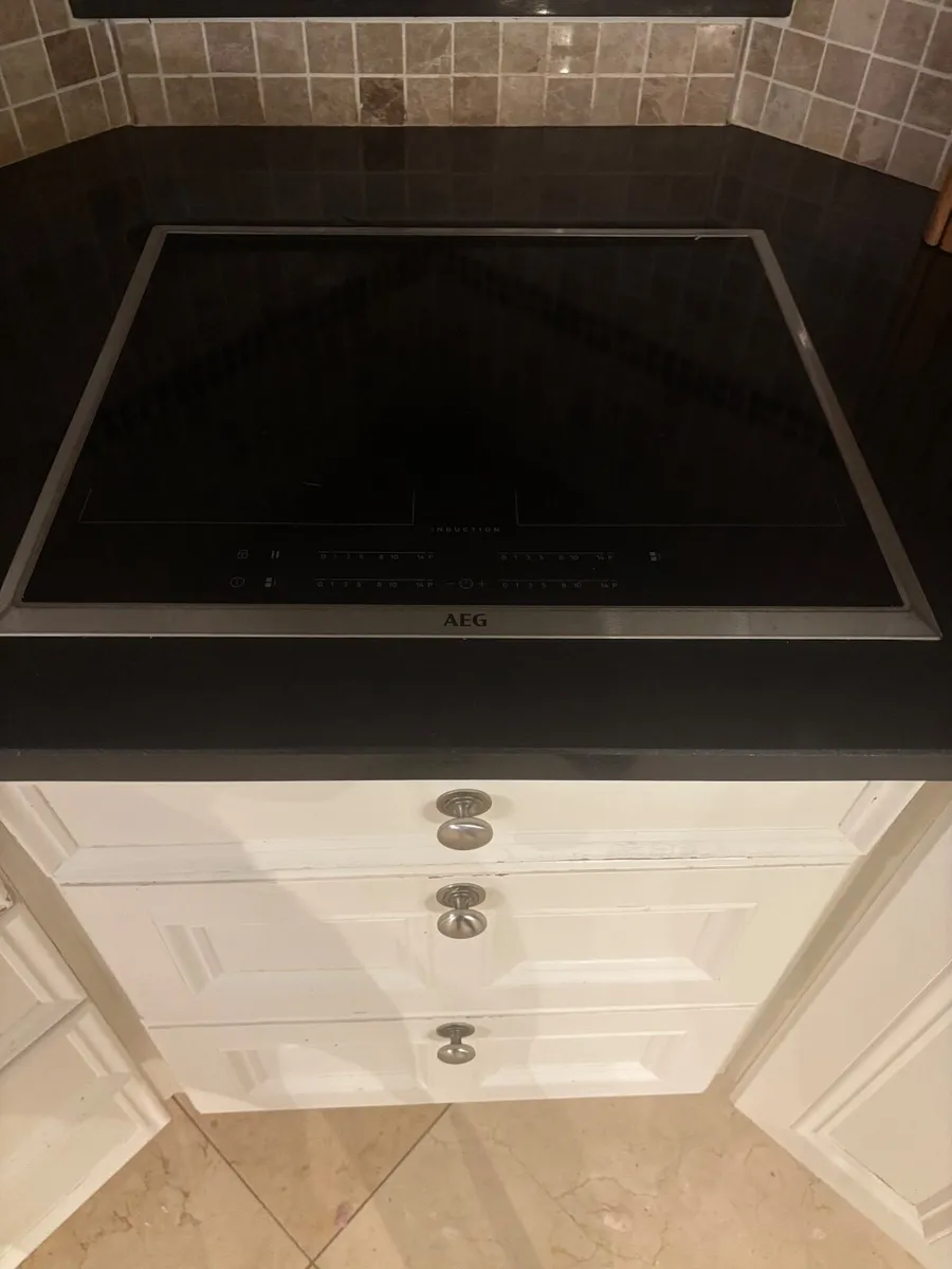 Kitchen units and appliances - Image 4