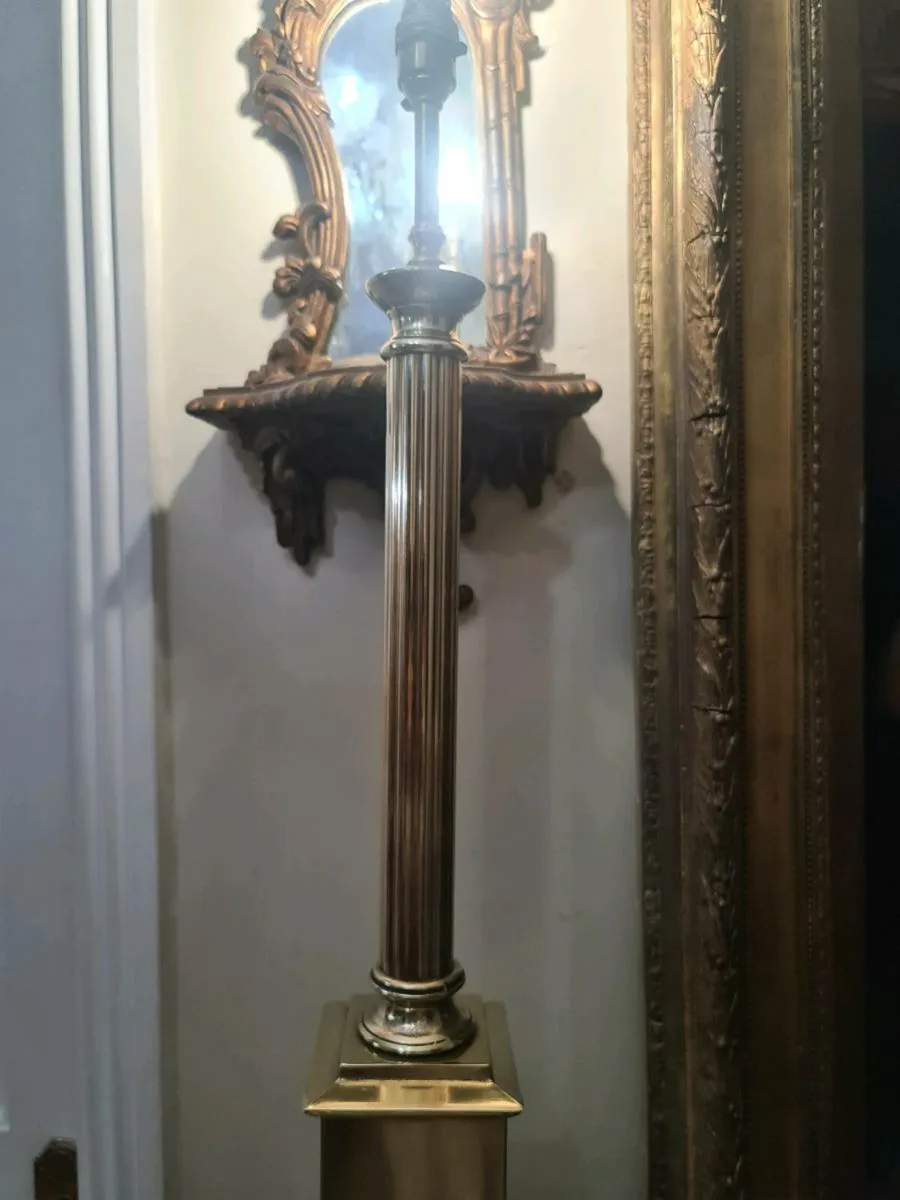 Large brass classical lamp POSTAGE AVAILABLE - Image 4