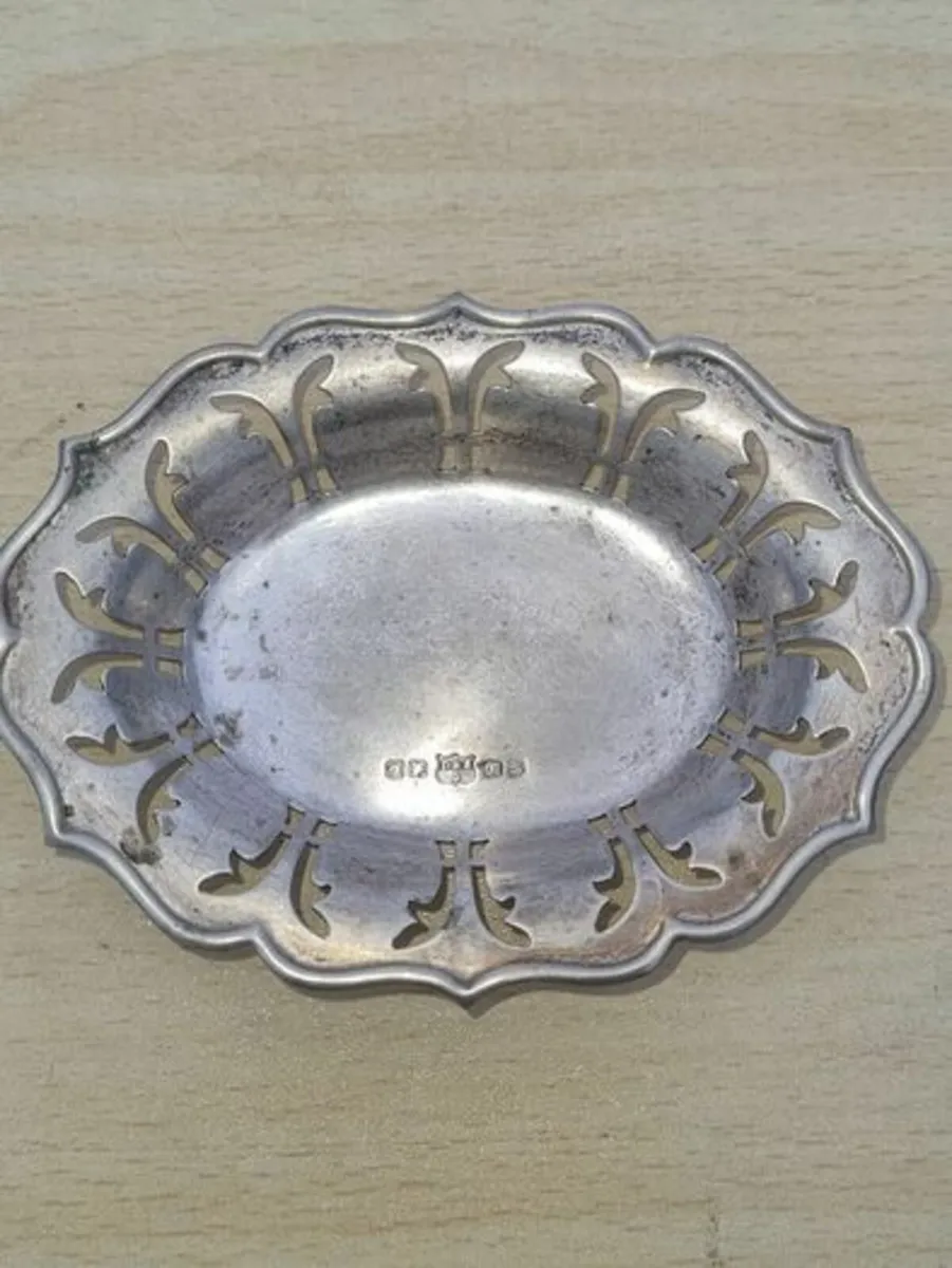 Small, oval trinket tray - Image 1