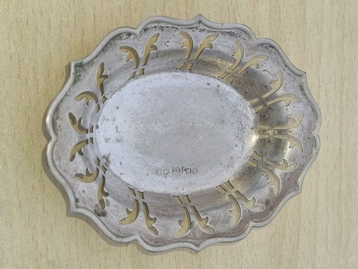 Small, oval trinket tray - Image 3