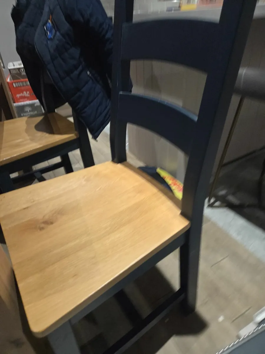 Kitchen table and chairs - Image 3