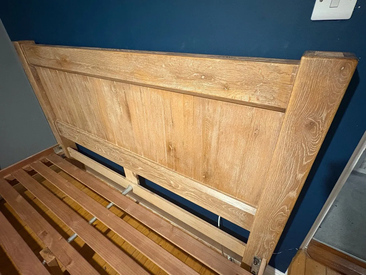 Bedroom furniture - Image 4