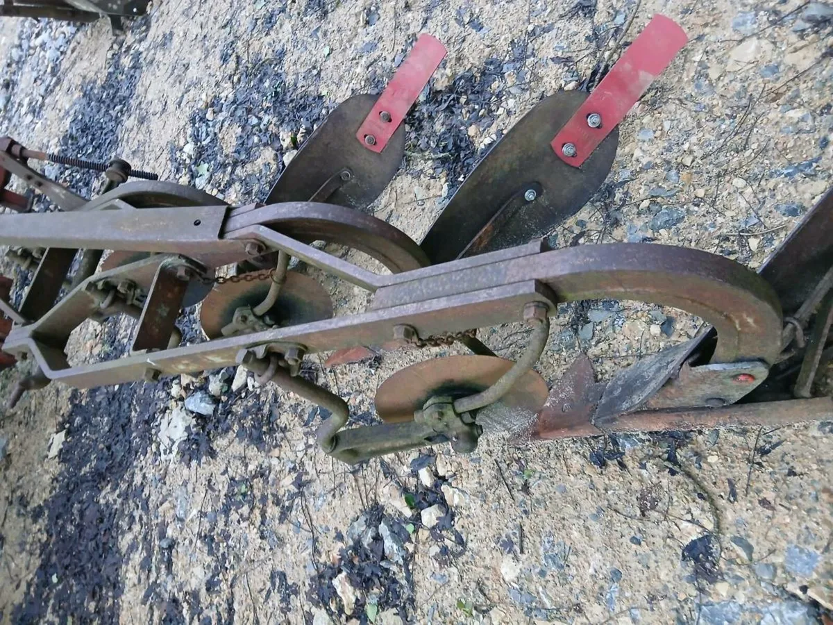 Ferguson 3 furrow plough - Image 3