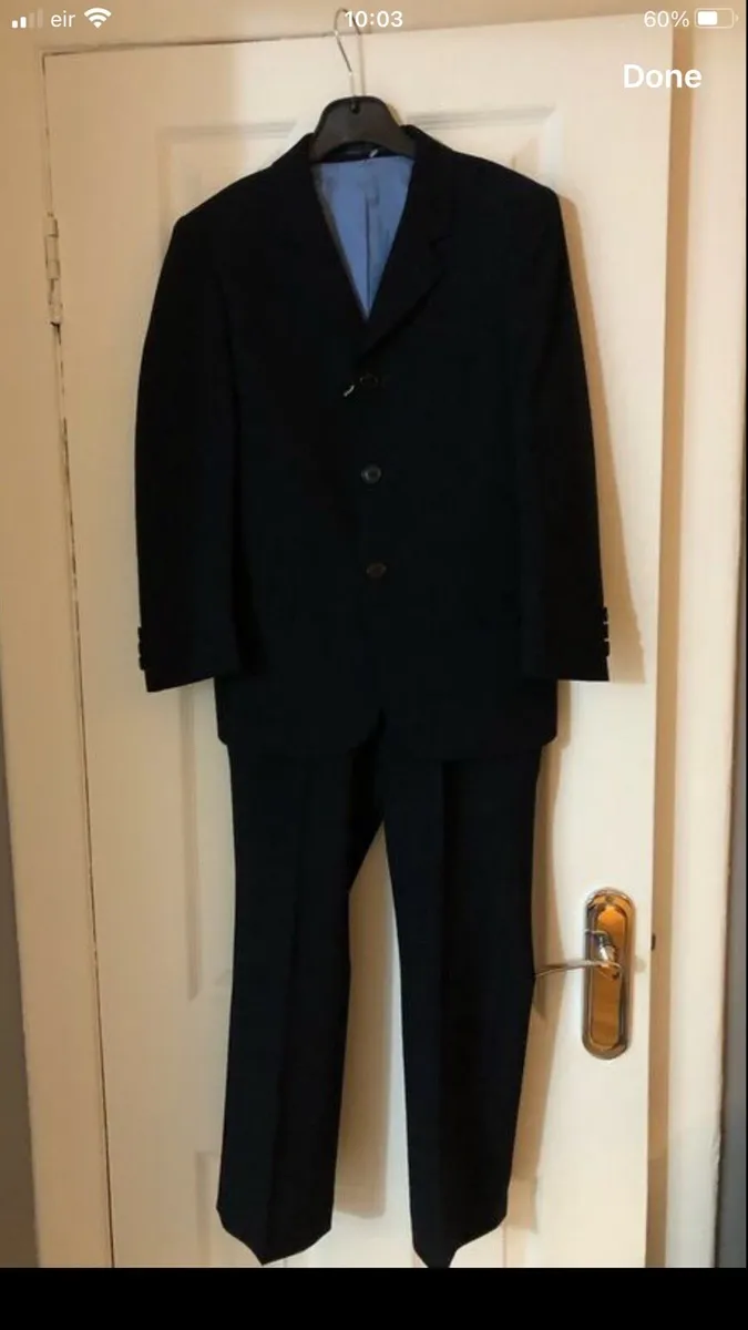 Boys suit age 5 €30 - Image 1