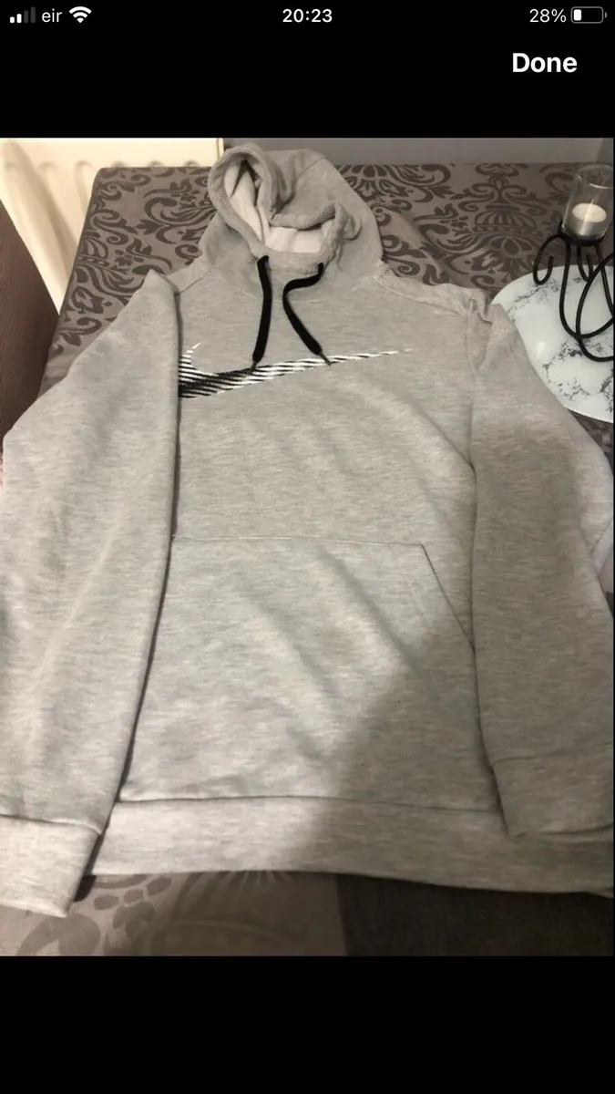 Mens / Boys Nike hoodie size S €10 - Image 1