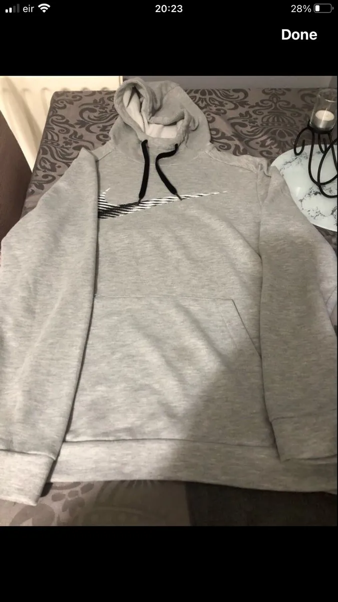 Mens / Boys Nike hoodie size S €10 - Image 2