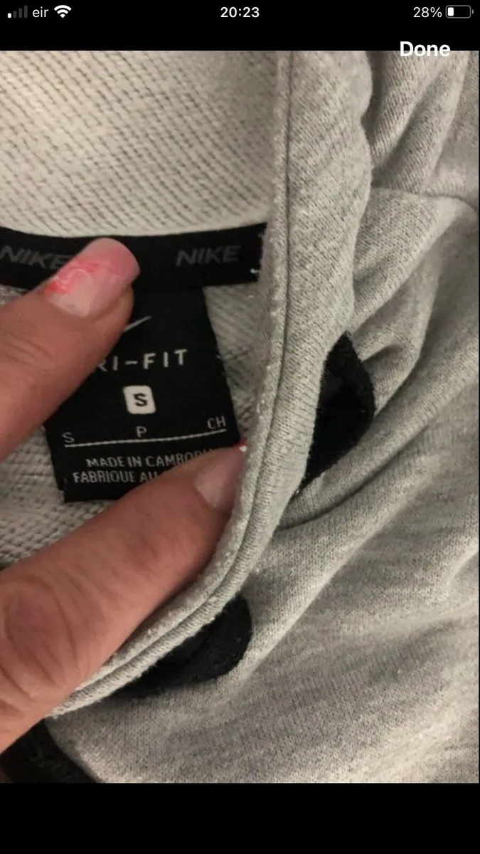 Mens / Boys Nike hoodie size S €10 - Image 3