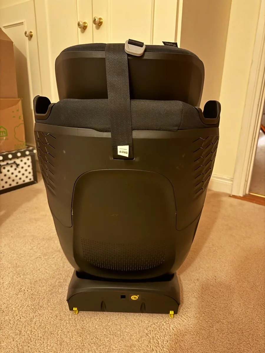 Maxi-Cosi Titan Pro i-size nearly new - Image 4