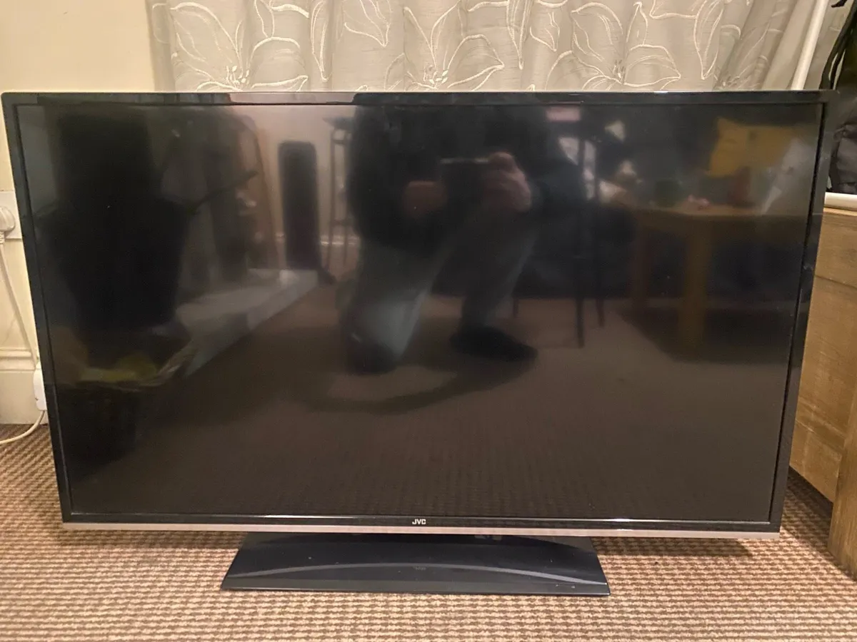 JVC 40’ LED TV - Image 2