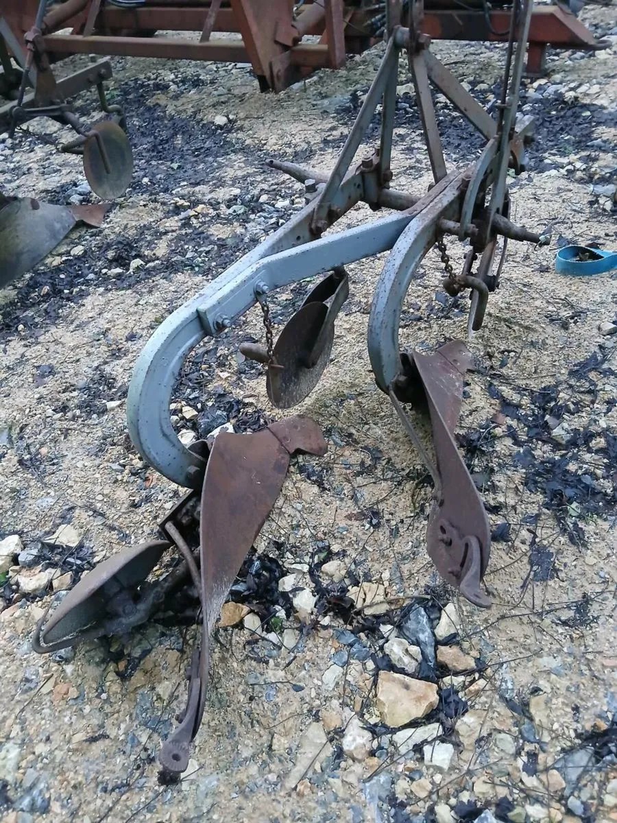 Ferguson 2 furrow plough - Image 2