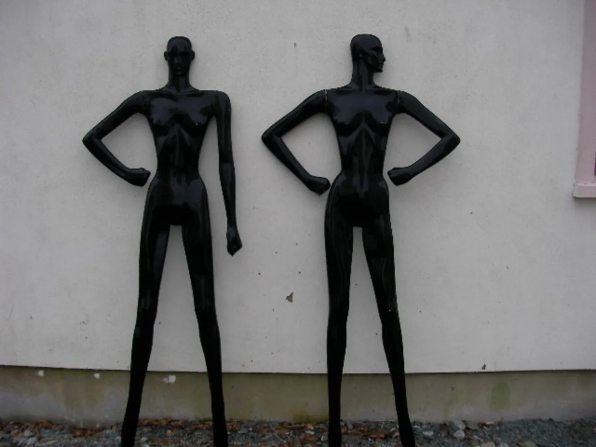 Mannequins - Image 2
