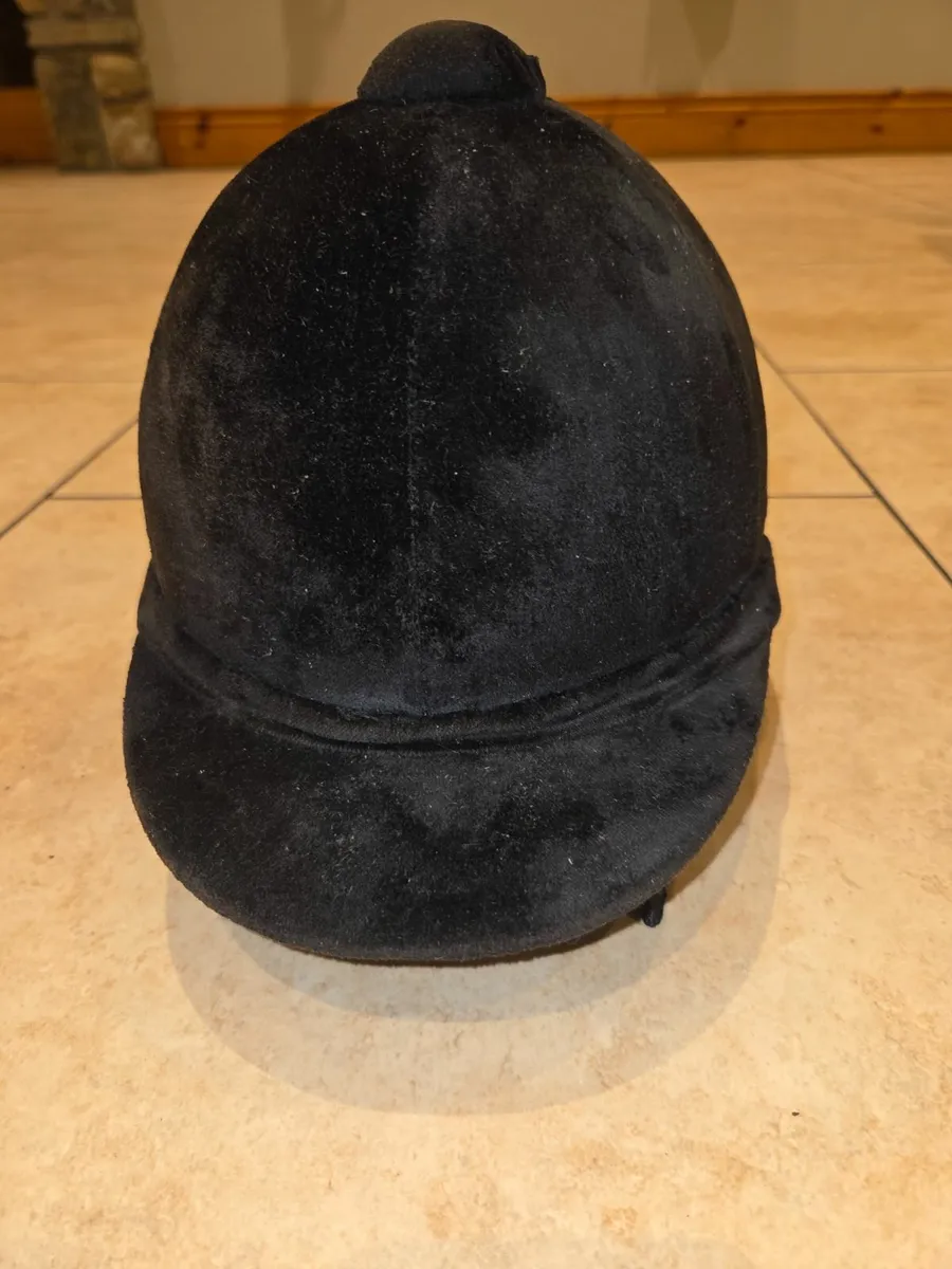 Horse riding helmet (childs) - Image 3