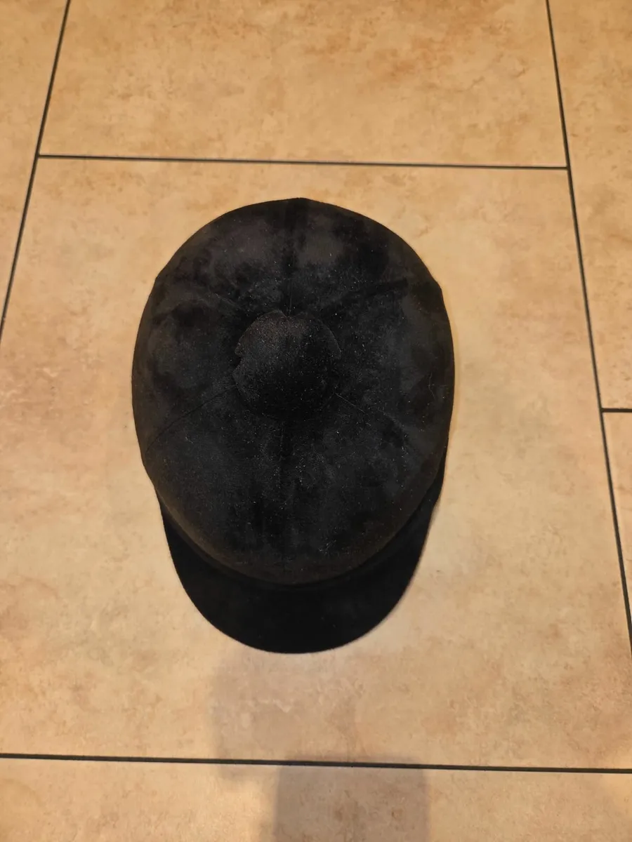 Horse riding helmet (childs) - Image 1