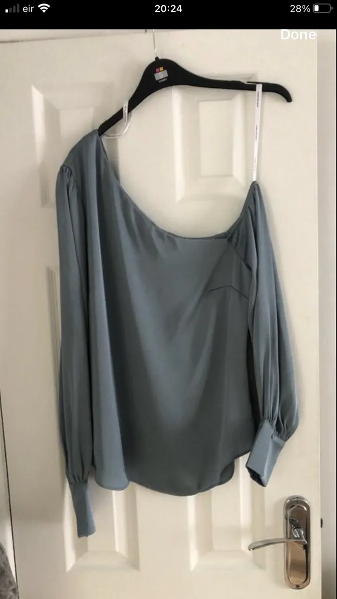 Ladies  stunning  blouse size 10 €10 - Image 2