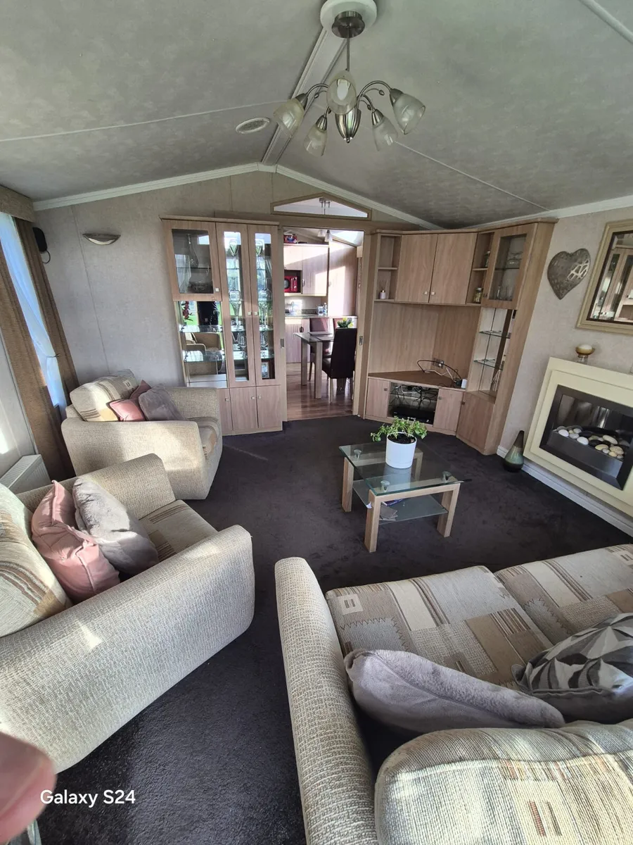 FULL RESEDENTIAL SPEC VOGUE LODGE - Image 2