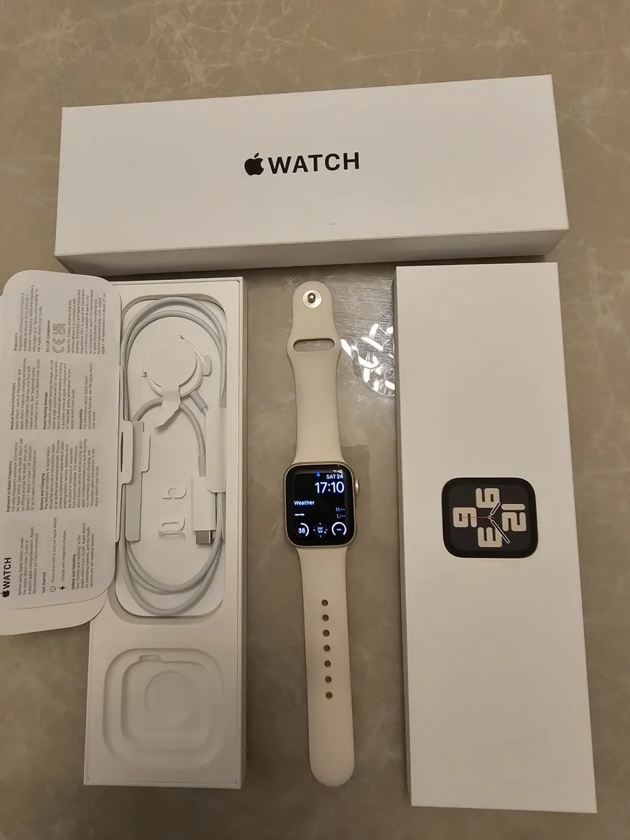 Apple  SE 2 Smart Watch