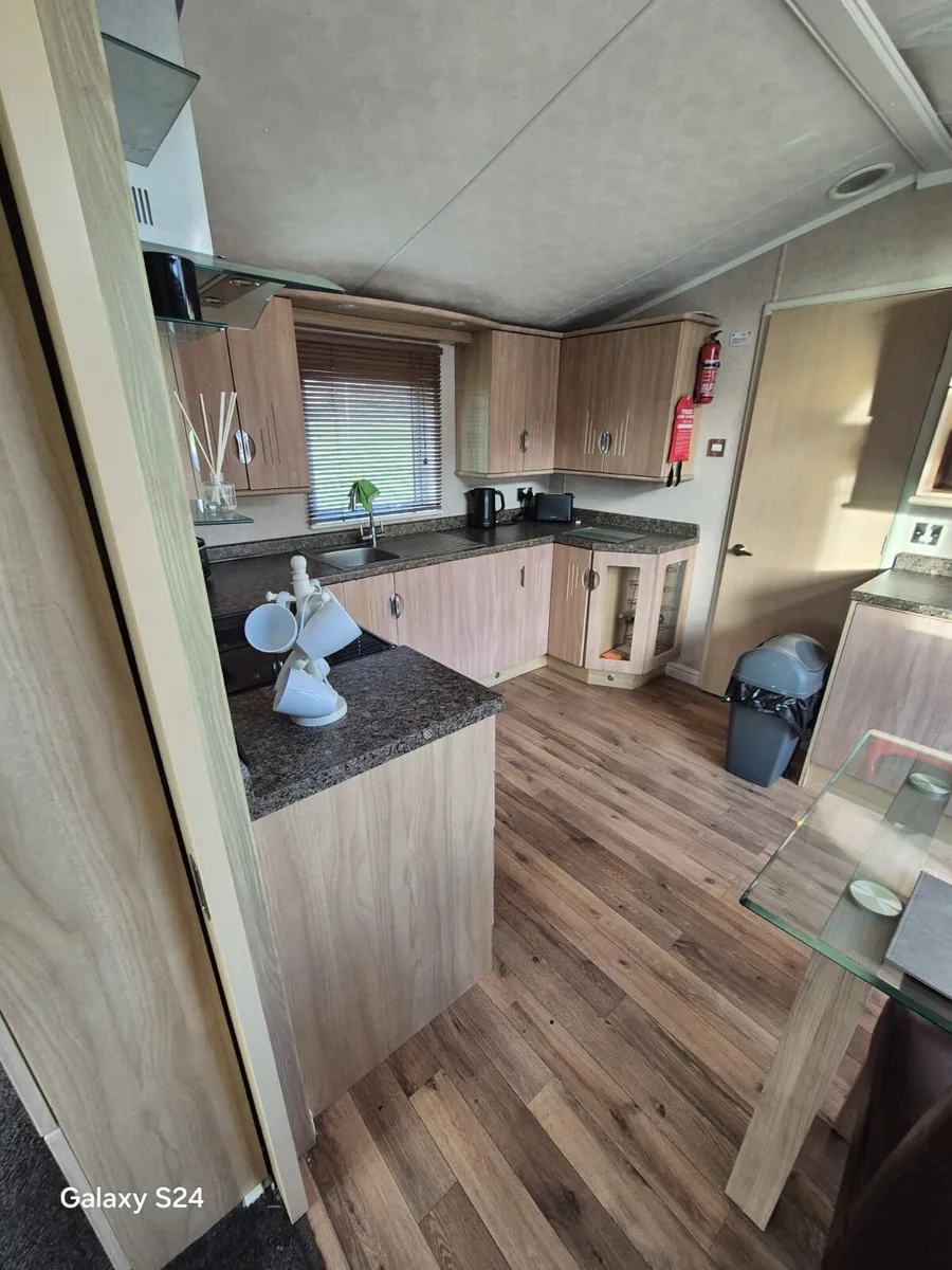 FULL RESEDENTIAL SPEC VOGUE LODGE - Image 4