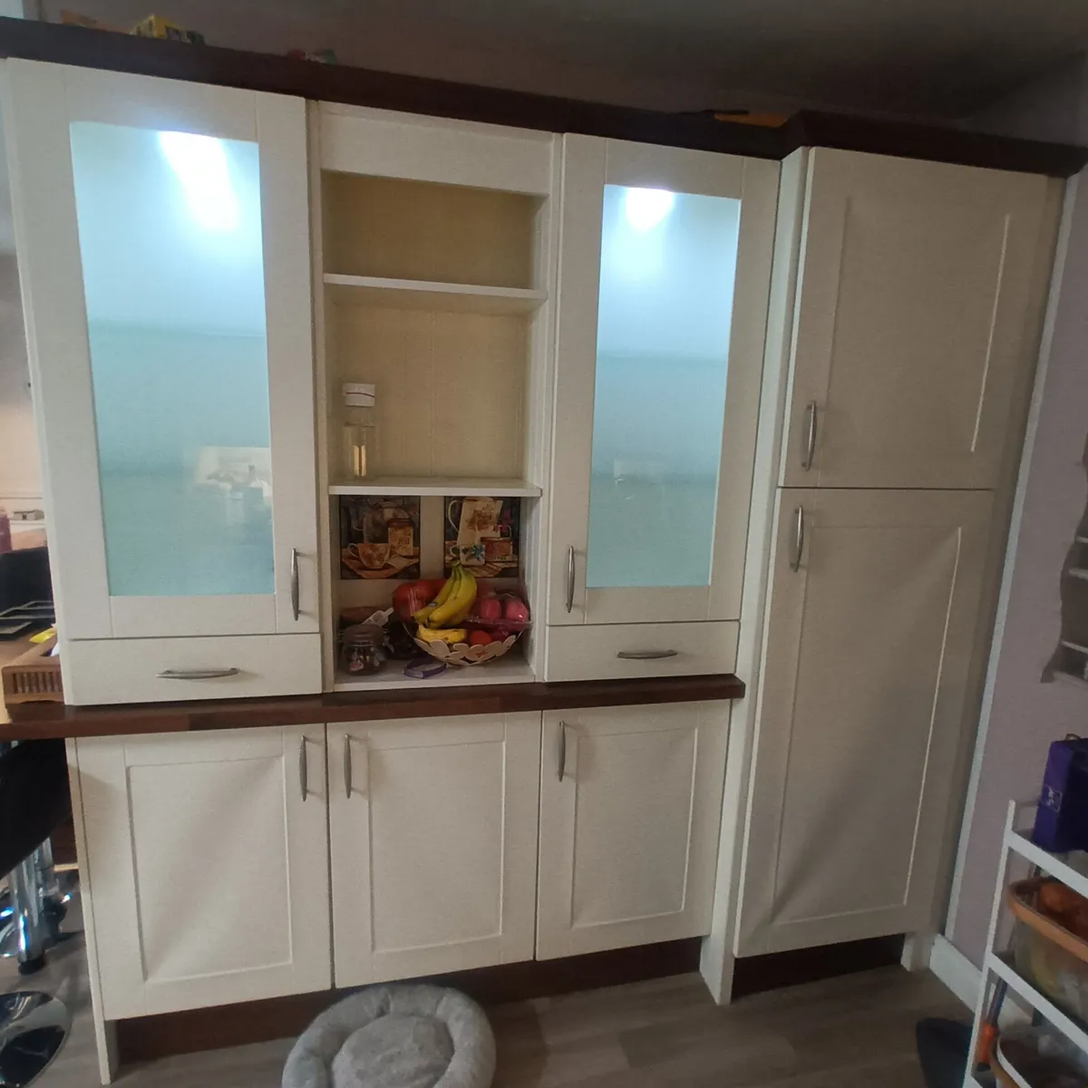 Kitchen unit/chairs - Image 2