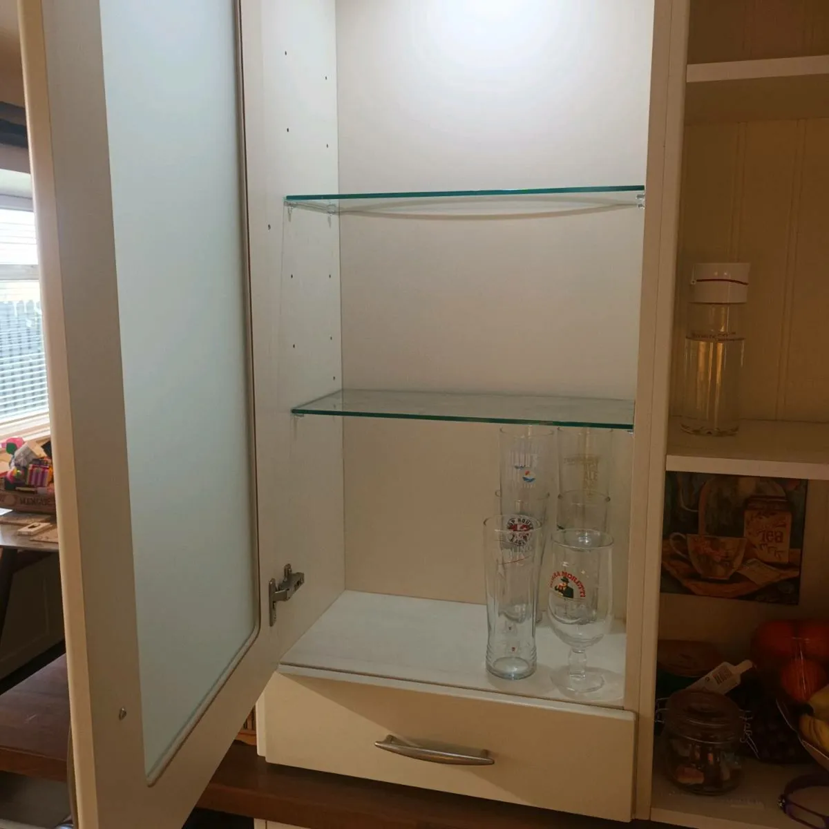 Kitchen unit/chairs - Image 4