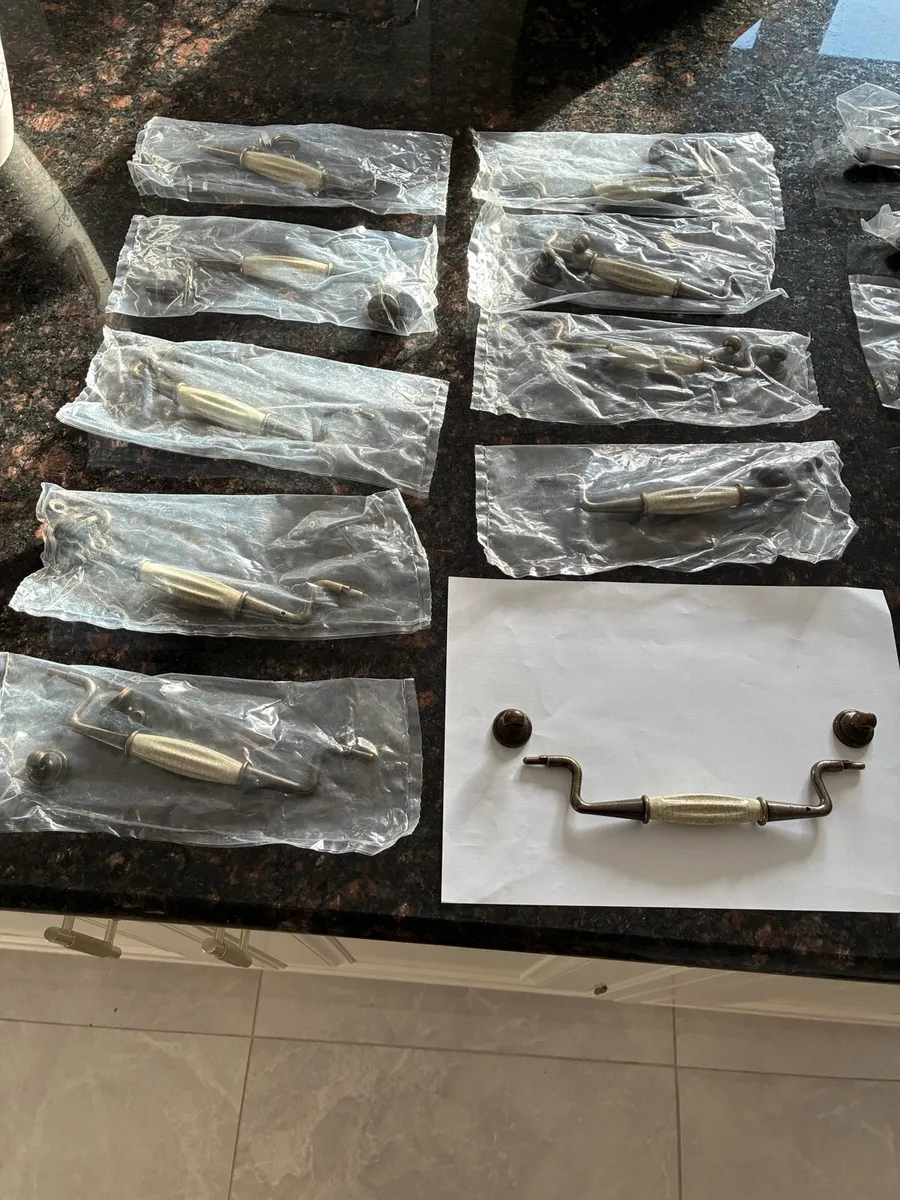 Vintage Door/Cabinet handles - Image 4