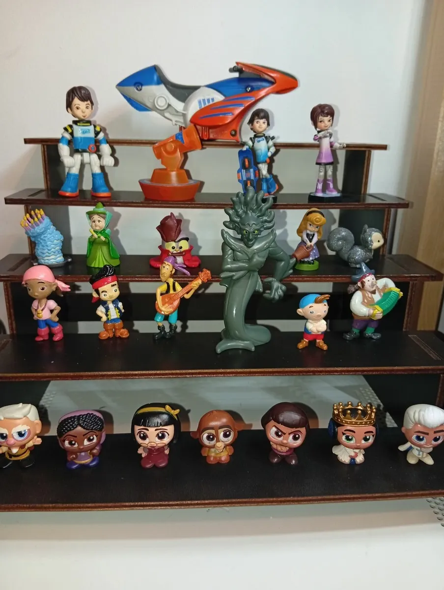 Collection Of Disney Figures Doorables, Jake etc - Image 1