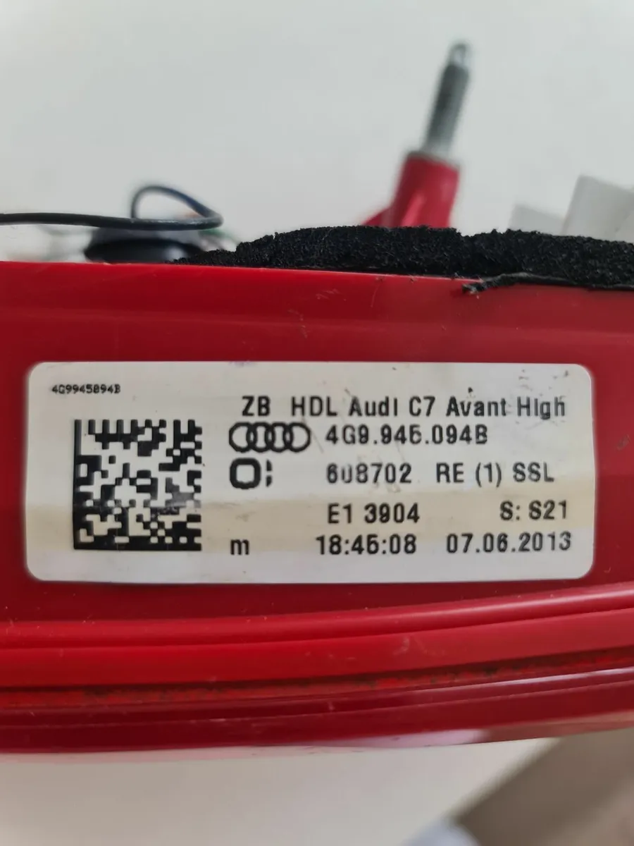 4G9945094B - Image 2