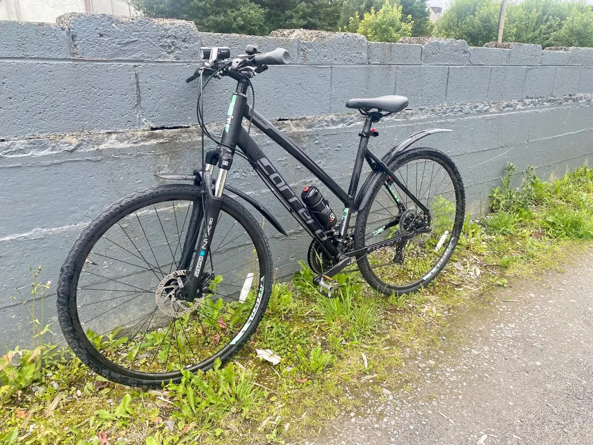 Carrera Crossfire II Hybrid L Bike + Accessories - Image 1