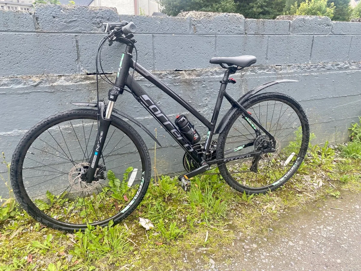 Carrera Crossfire II Hybrid L Bike + Accessories - Image 2