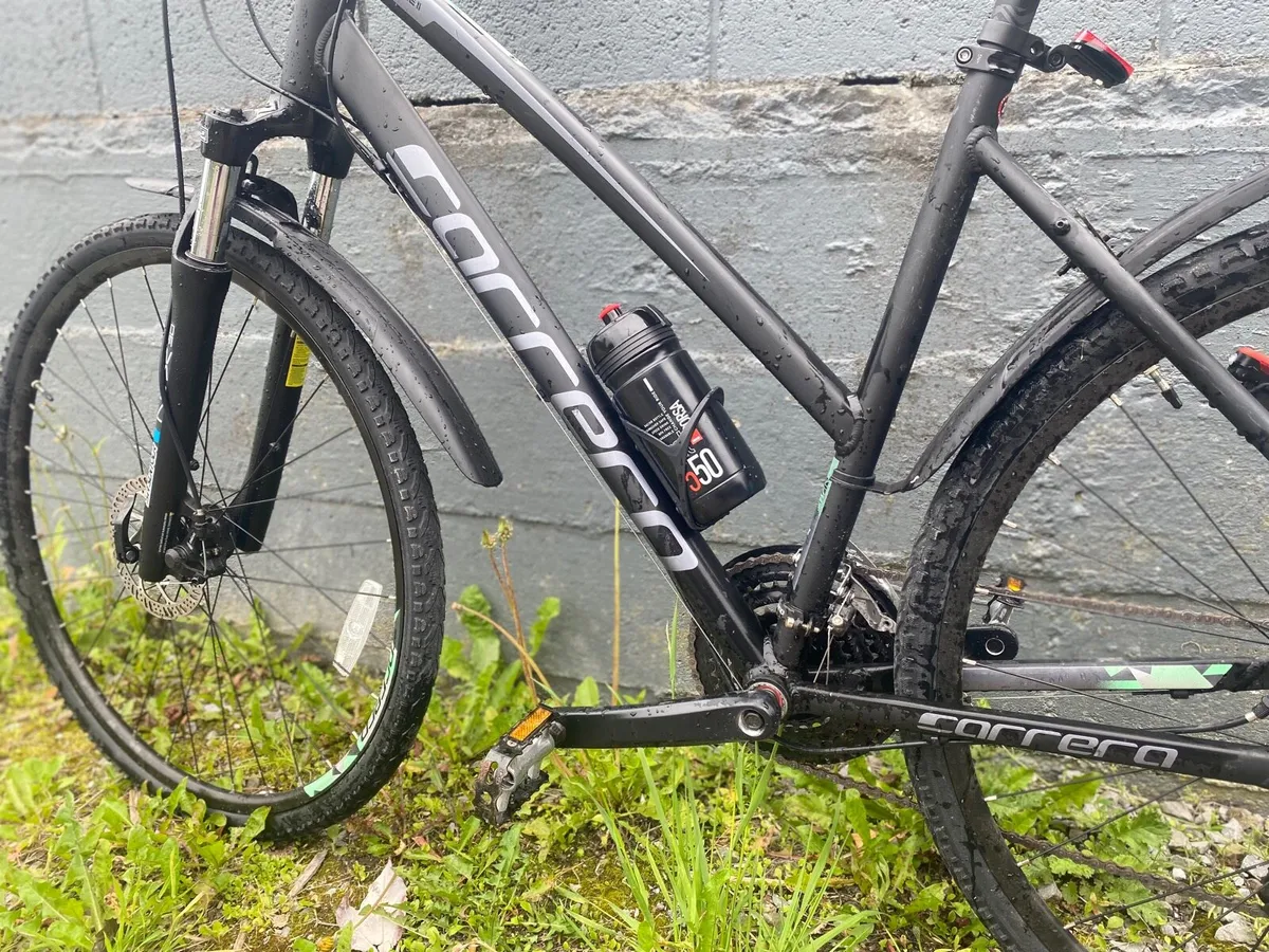 Carrera Crossfire II Hybrid L Bike + Accessories - Image 3