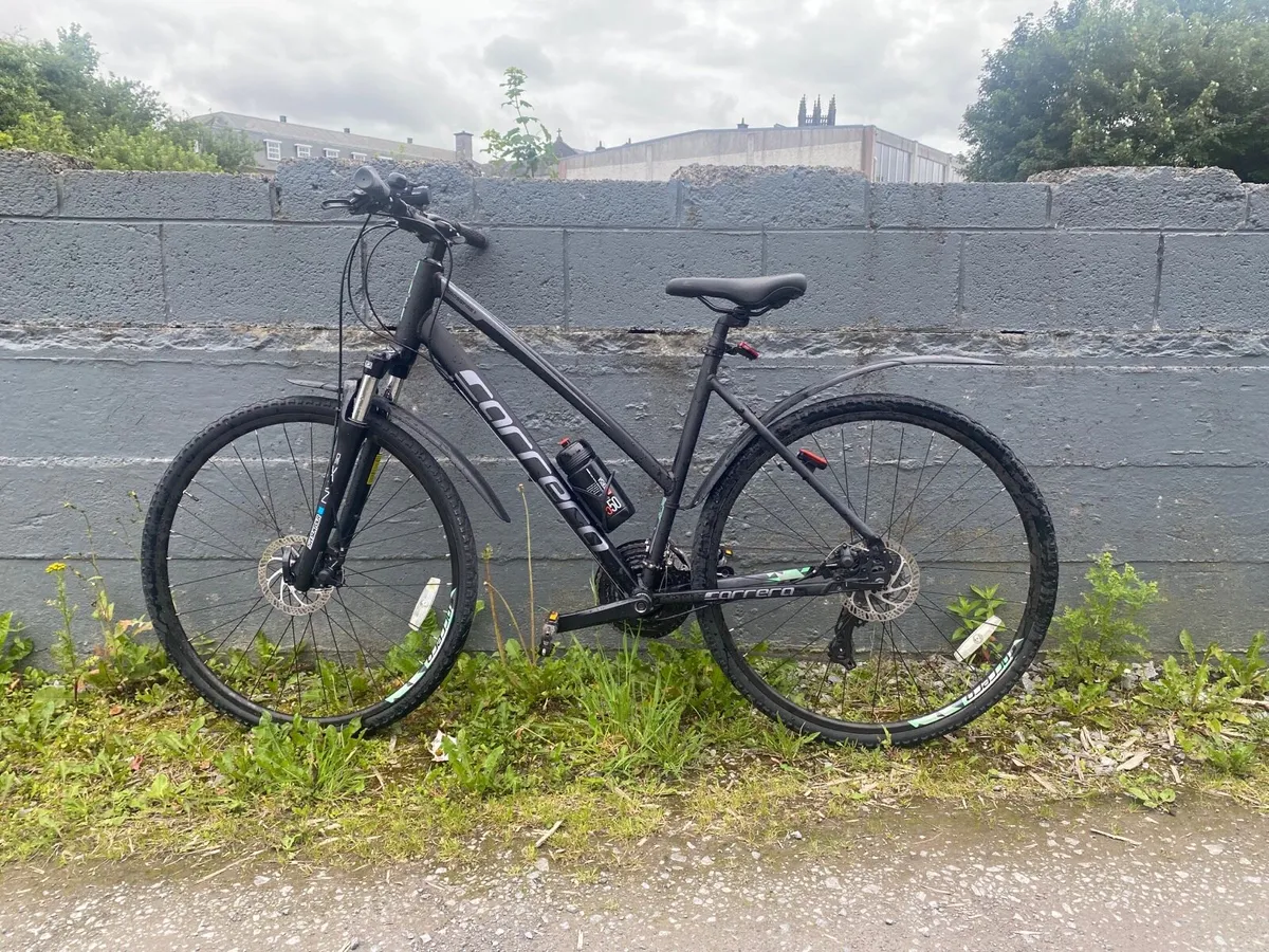 Carrera Crossfire II Hybrid L Bike + Accessories - Image 4