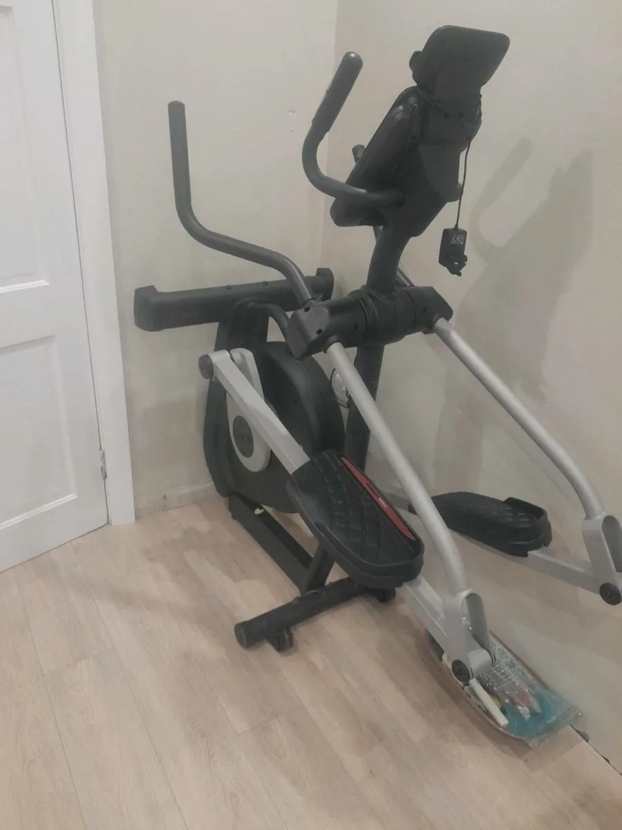 Crosstrainer - Image 1