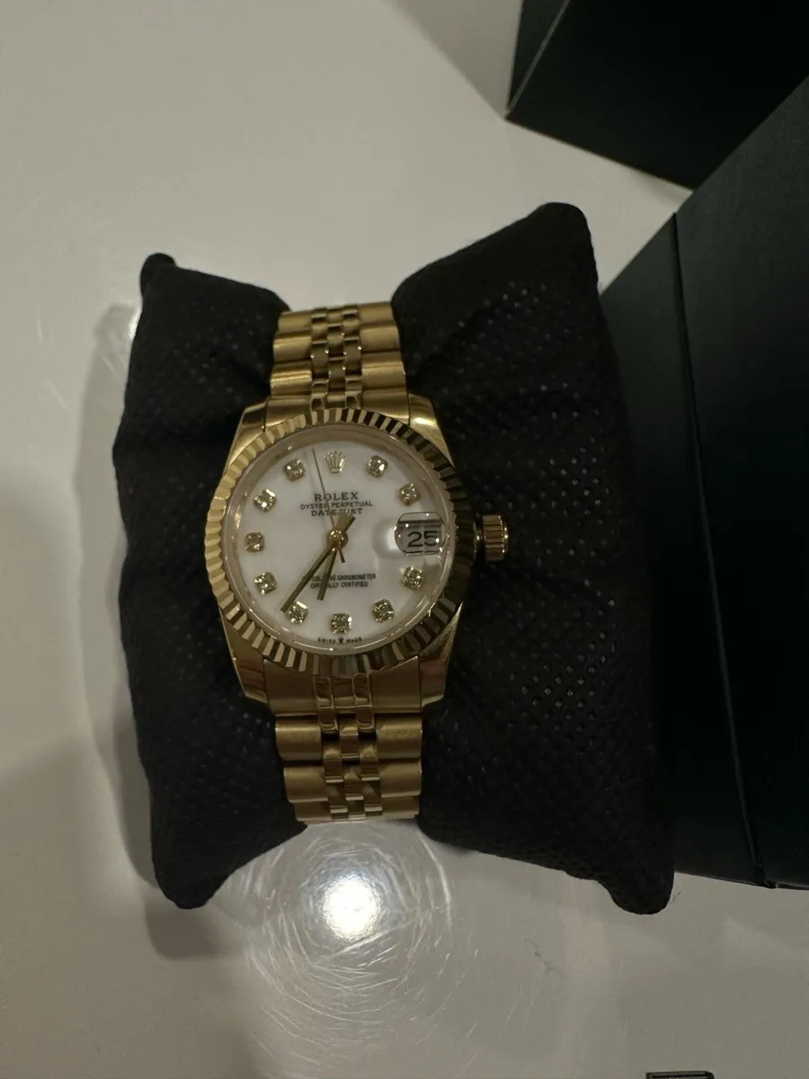 Women’s Watch - Image 3